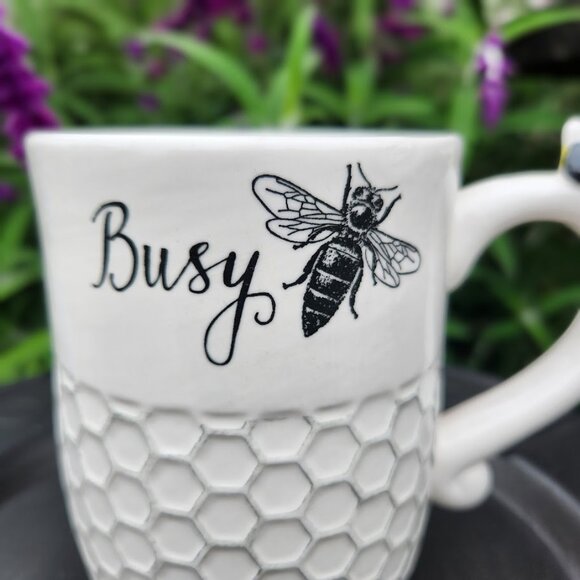 Honey Bee Queen Coffee Mug with Handle White Ceramic Honeycomb Honeybee Bees 5" - Picture 8 of 8